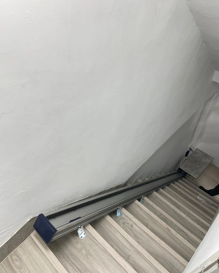 Straight-Track-Straight-Cargo lift-1Fto2F (1)